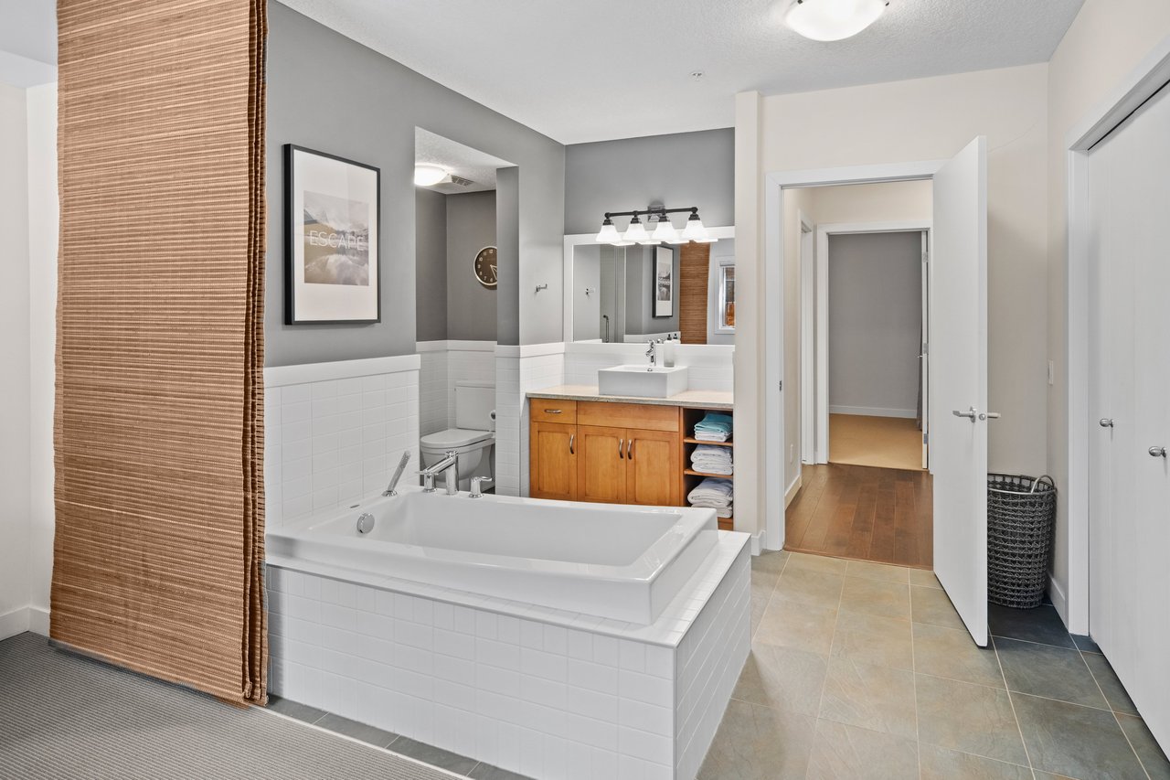 106 Stewart Creek Landing Unit: 111