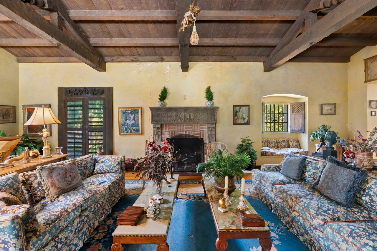 706 N Maple Dr, Beverly Hills