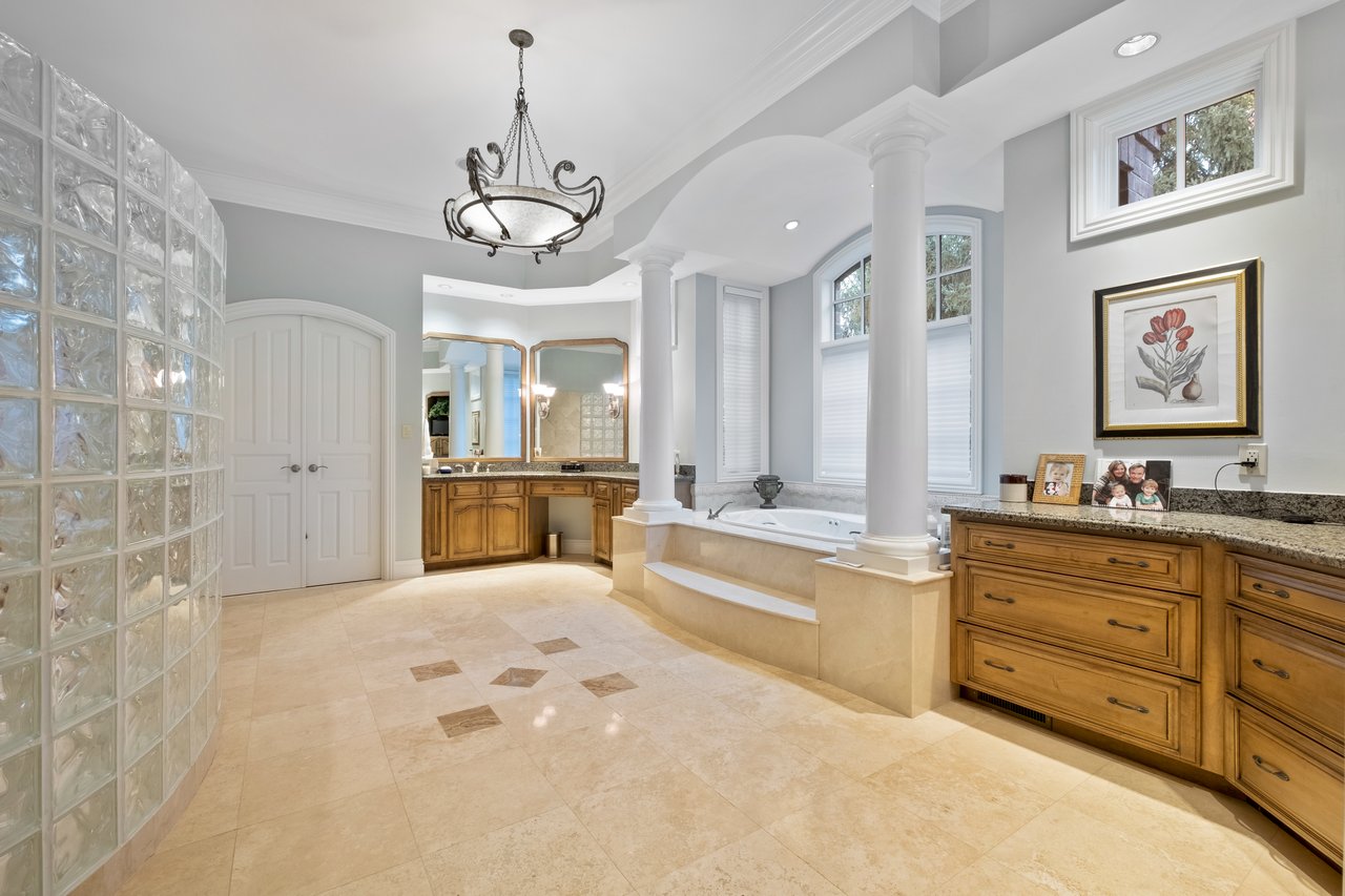 A Town & Country Sanctuary on 2+ Acres With a Surprising Backdrop 