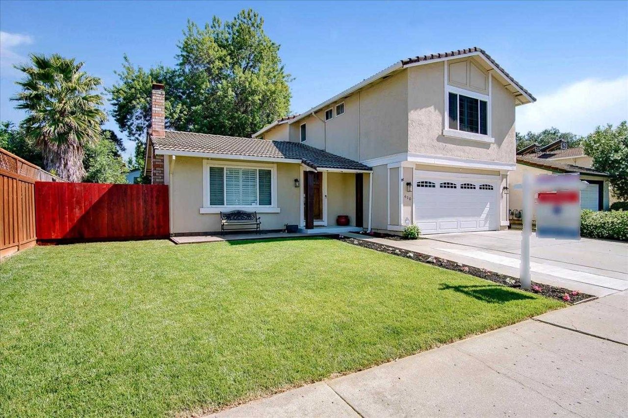610 Blossom Glen CT