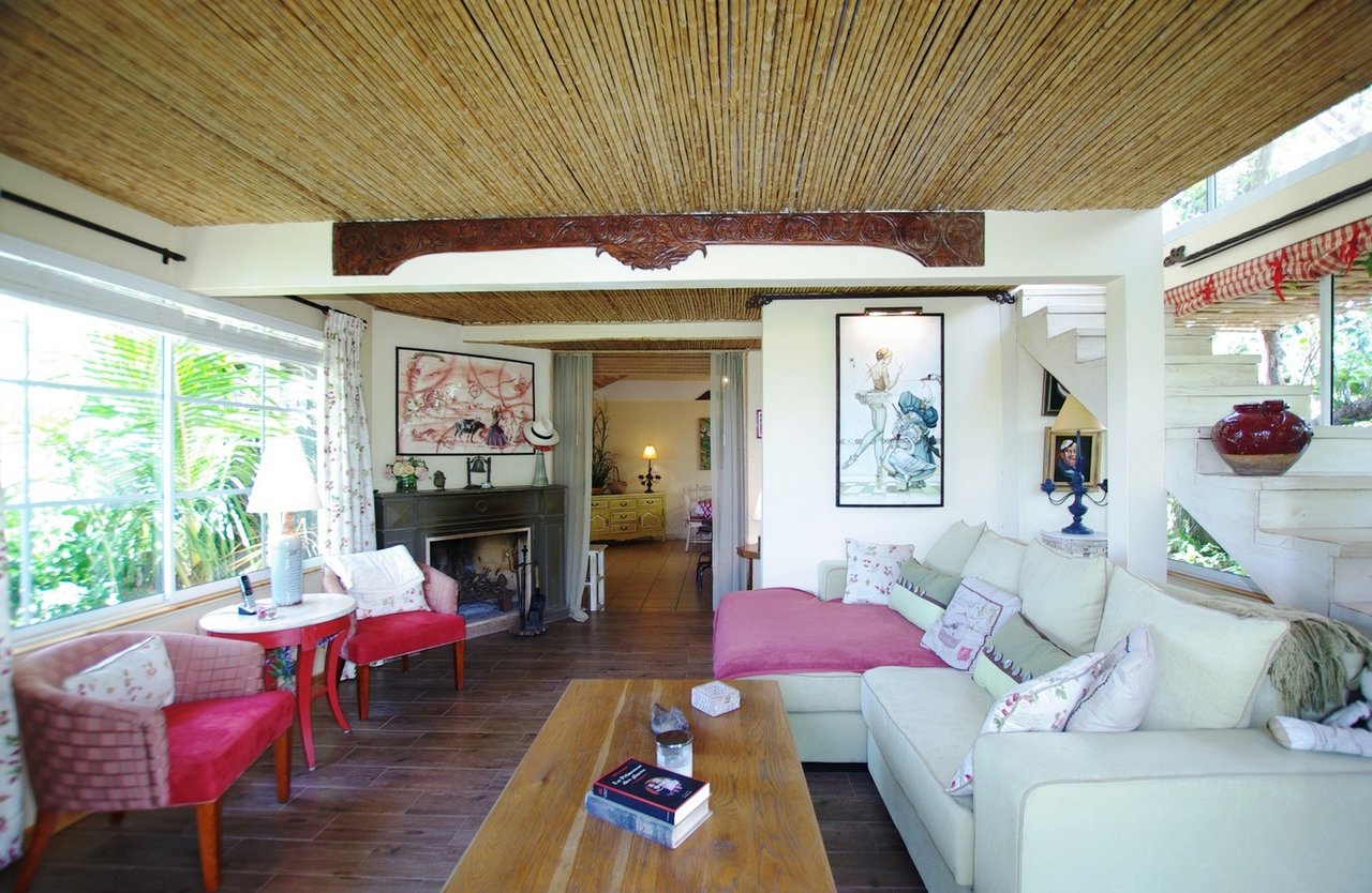Fully Furnished Provenzal Estate