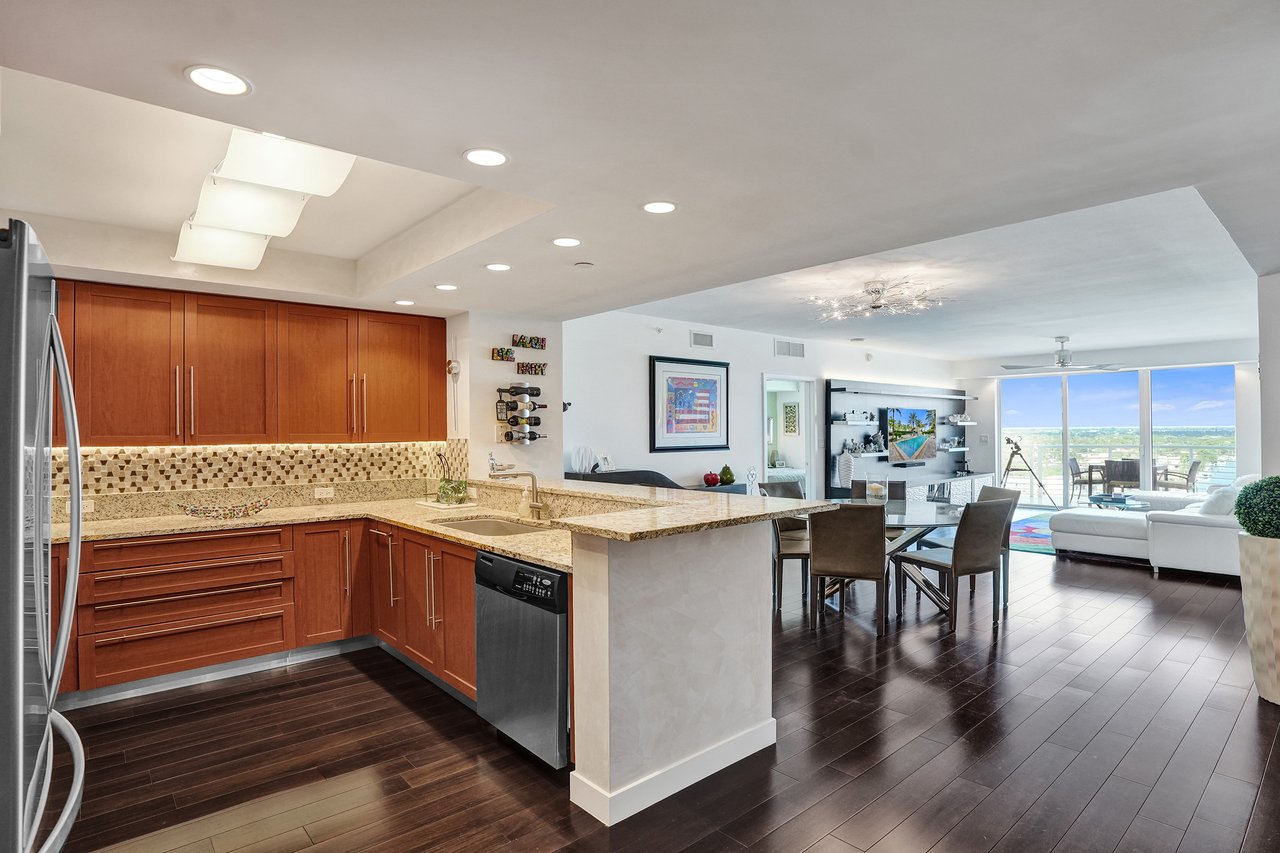 2831 North Ocean Boulevard, Unit 1108N