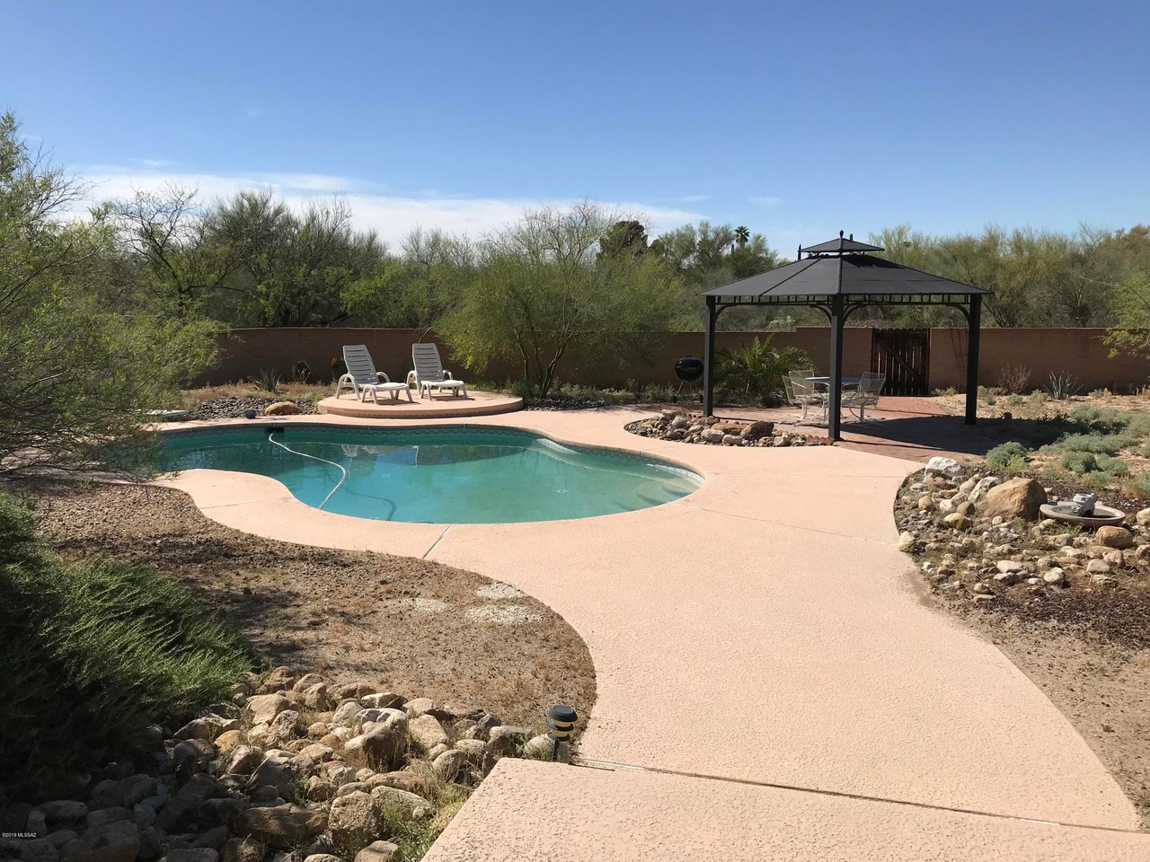 7315 N San Anna Dr