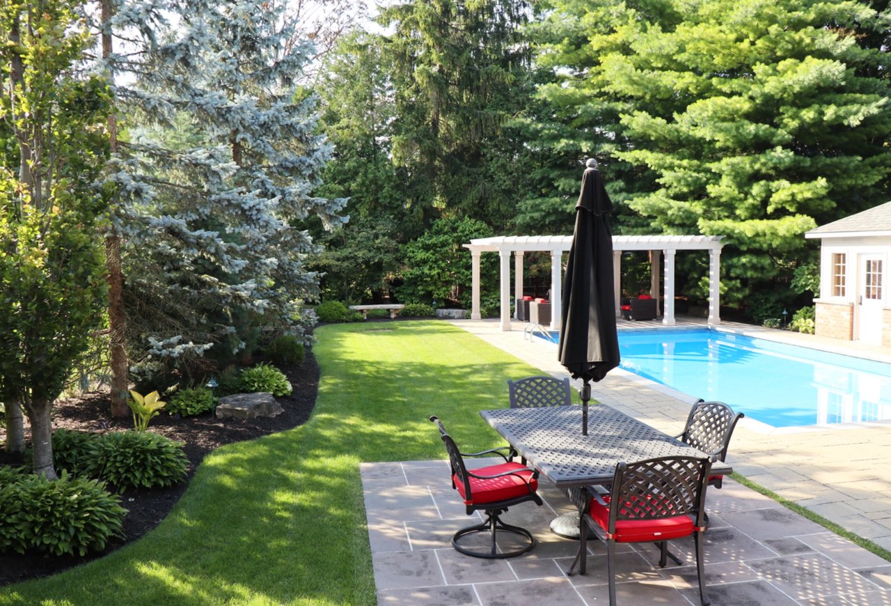 3105 Lakeshore Road, Burlington