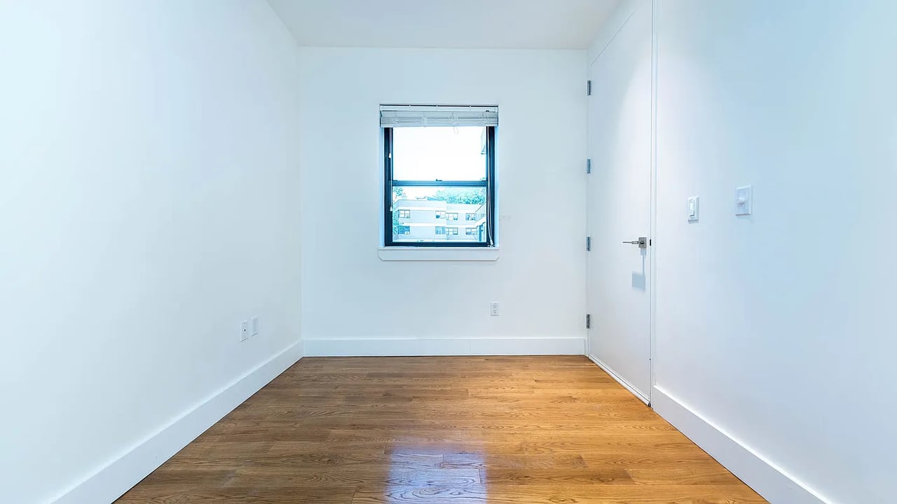 69 Ten Eyck St 2E