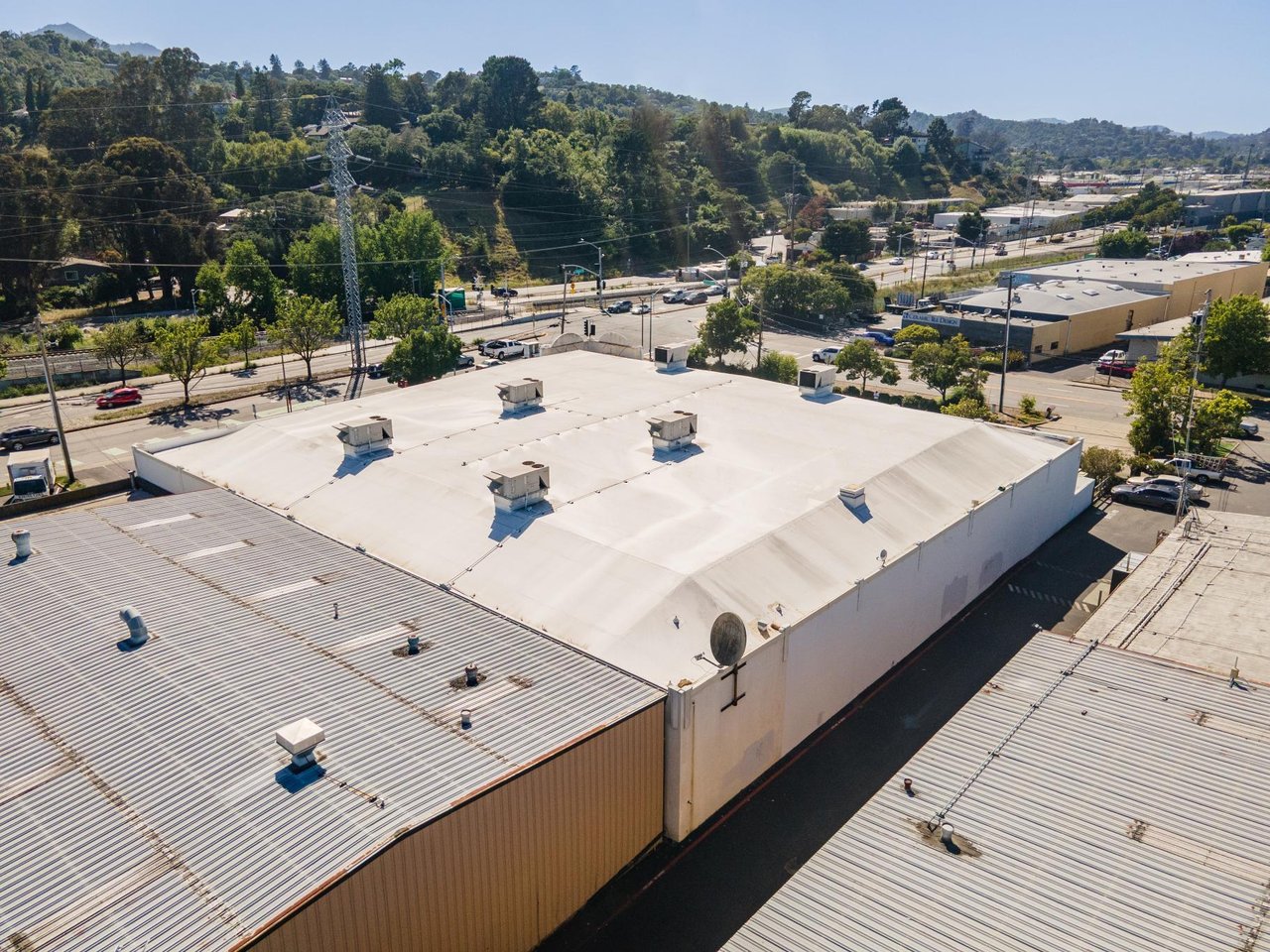 Retail Building For Lease 