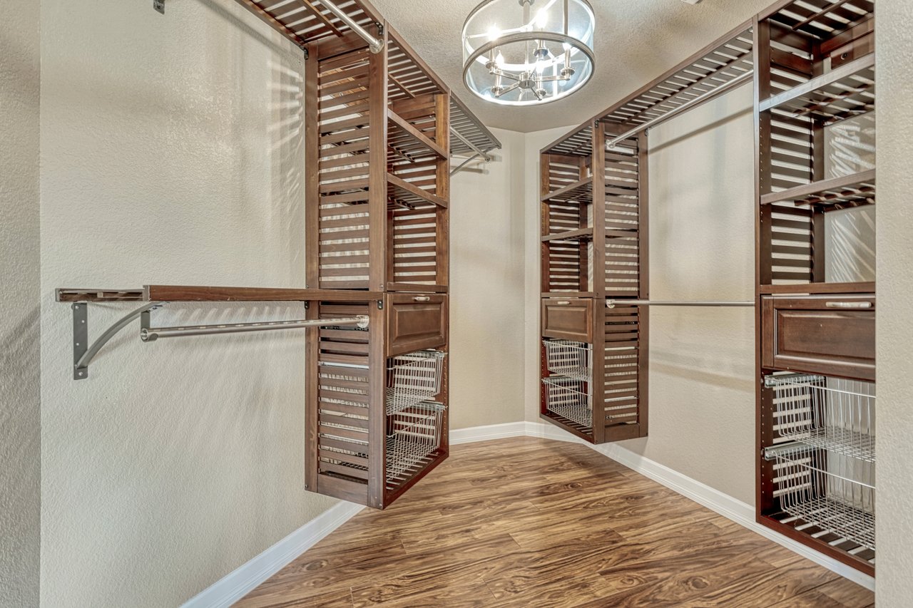 12589 Highland Oaks Place