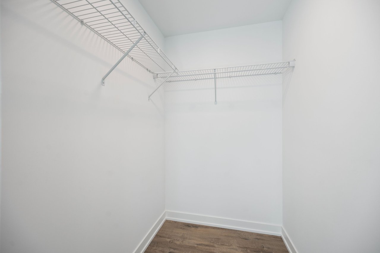 327 King Street W Unit: 4605