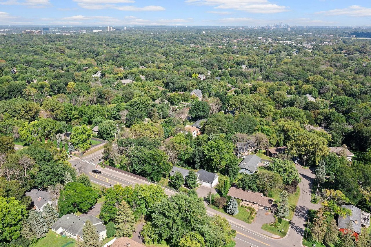 Updated Rambler in the Heart of Minnetonka