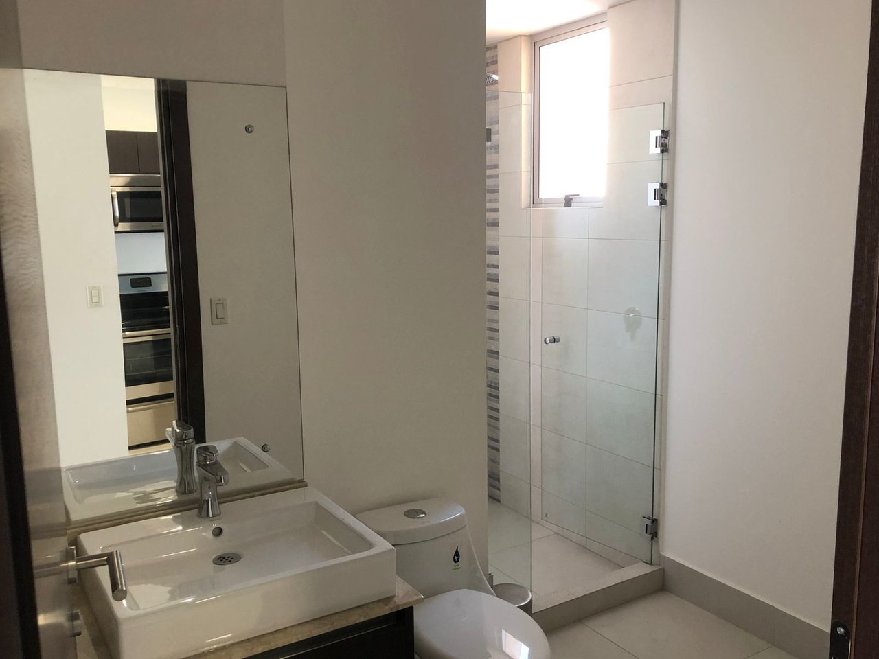 Modern Poolside Terrace Condo, Heredia
