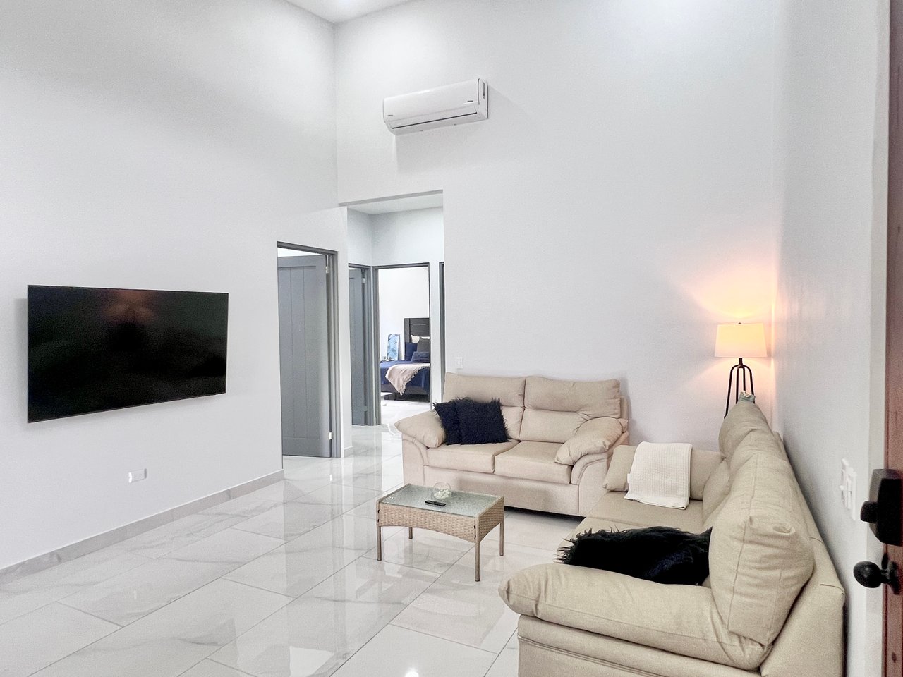 Quepos Hills Villa with pool and covered patio and tropical gardens