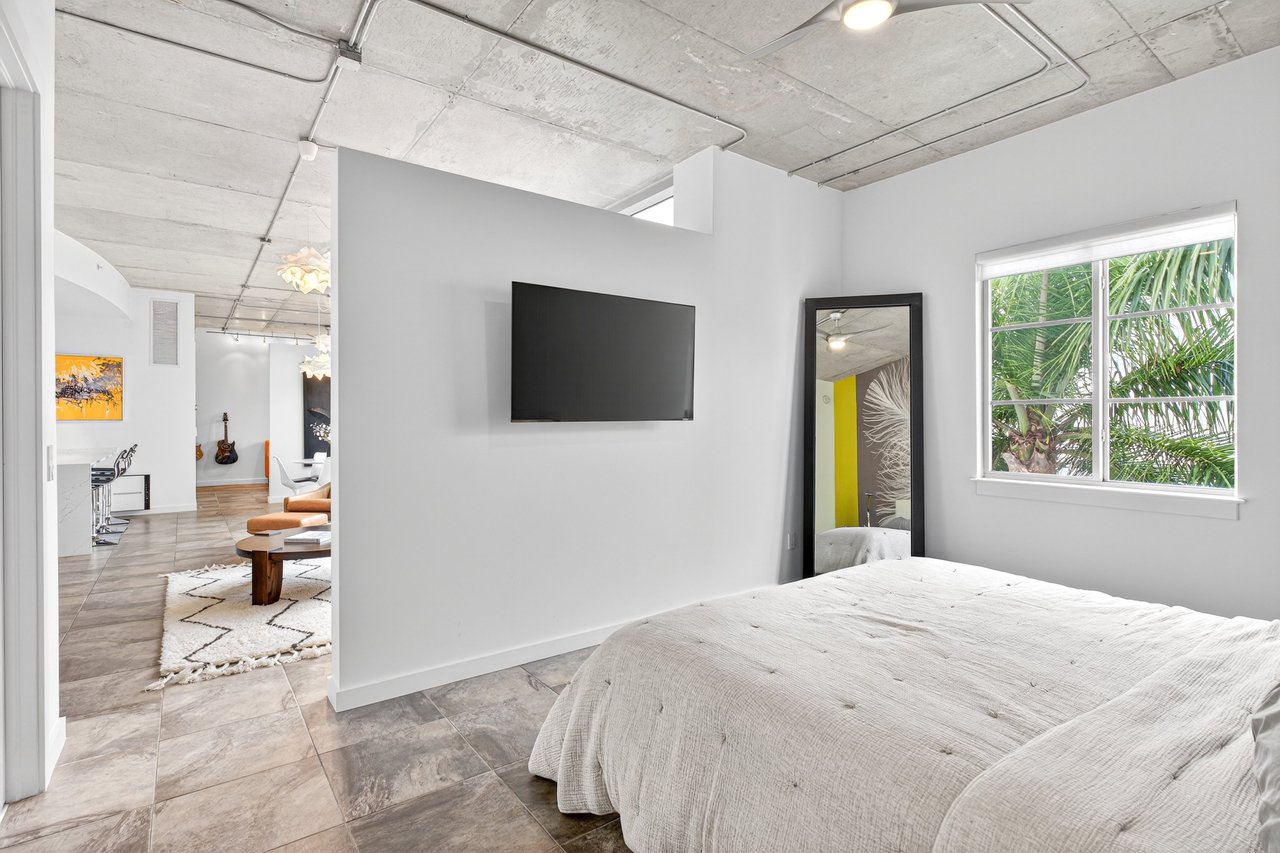 365 SE 6th Avenue 404