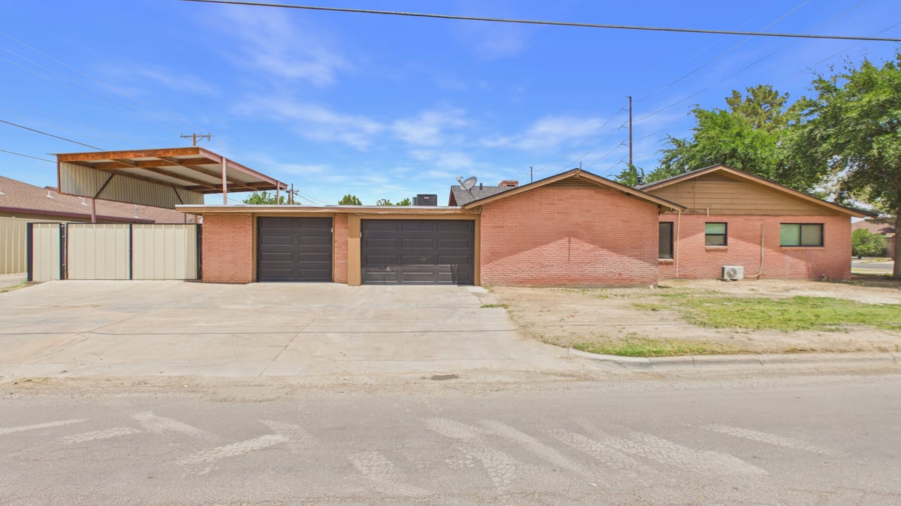 621 S Hickory St.