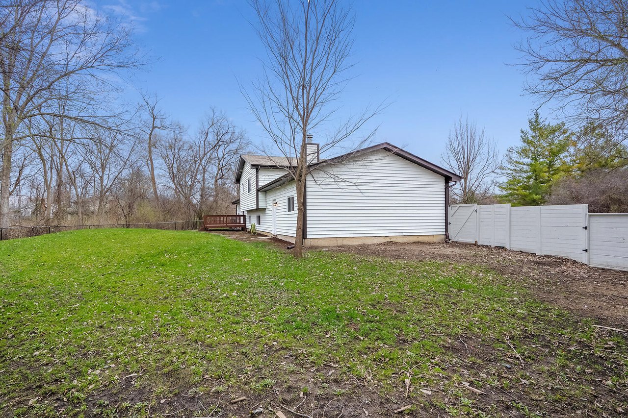 30W243 Wiant Rd, West Chicago – Fully Updated Home in Oak Meadows