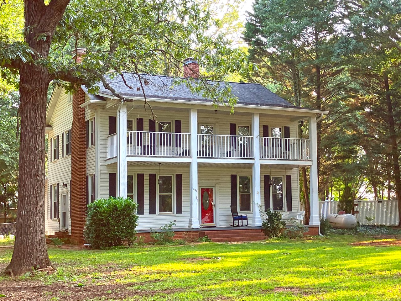 1282 W Highway 27