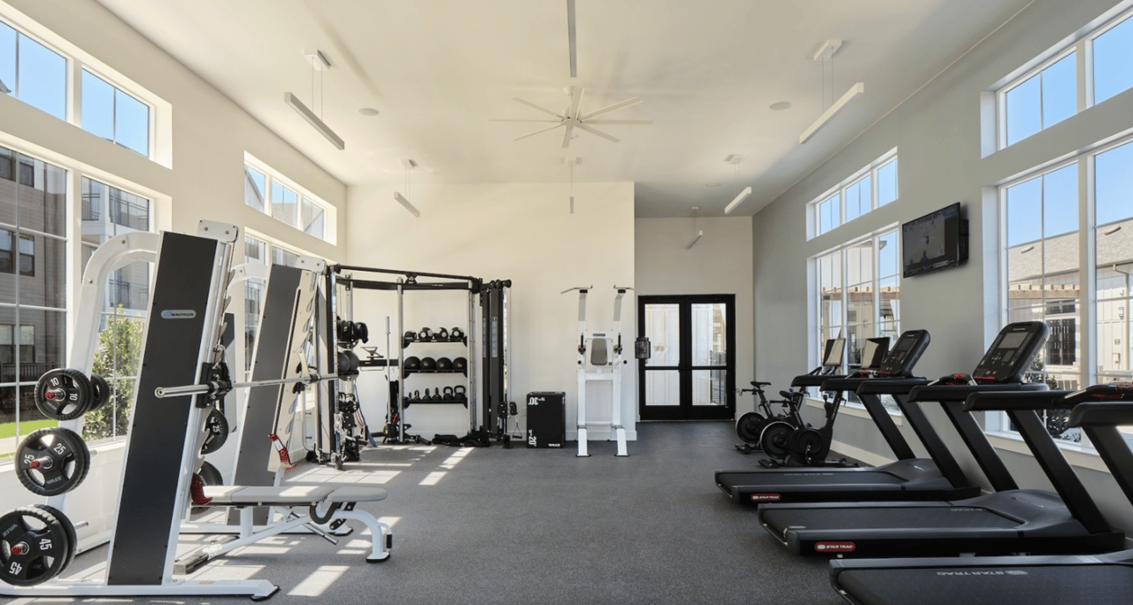 10 Weeks Free + $2500 Gift Card + Move in gift!