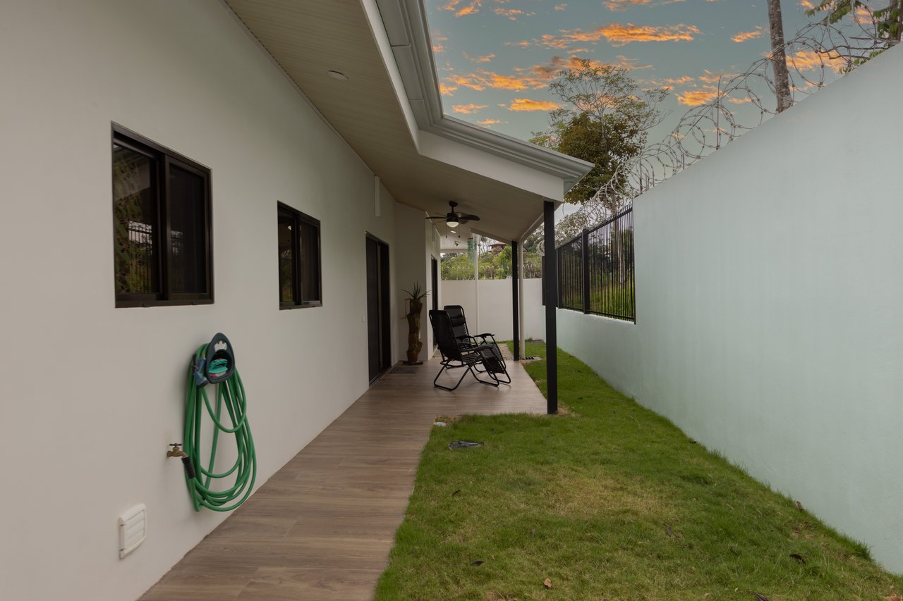 Turnkey Modern Home Near Quepos Marina – Move-In Ready! 2BDR&2BATHS