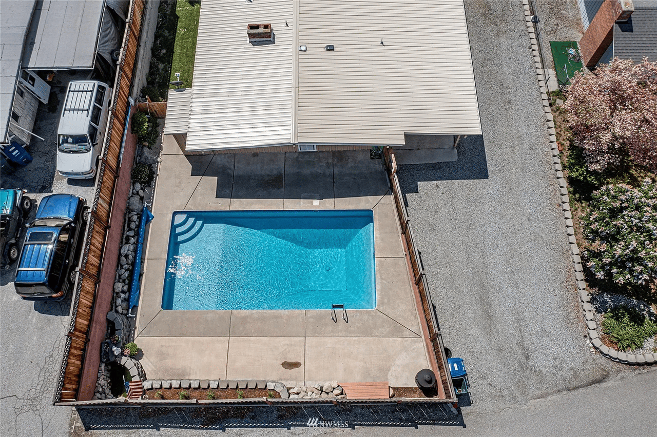 420 E Eli Avenue