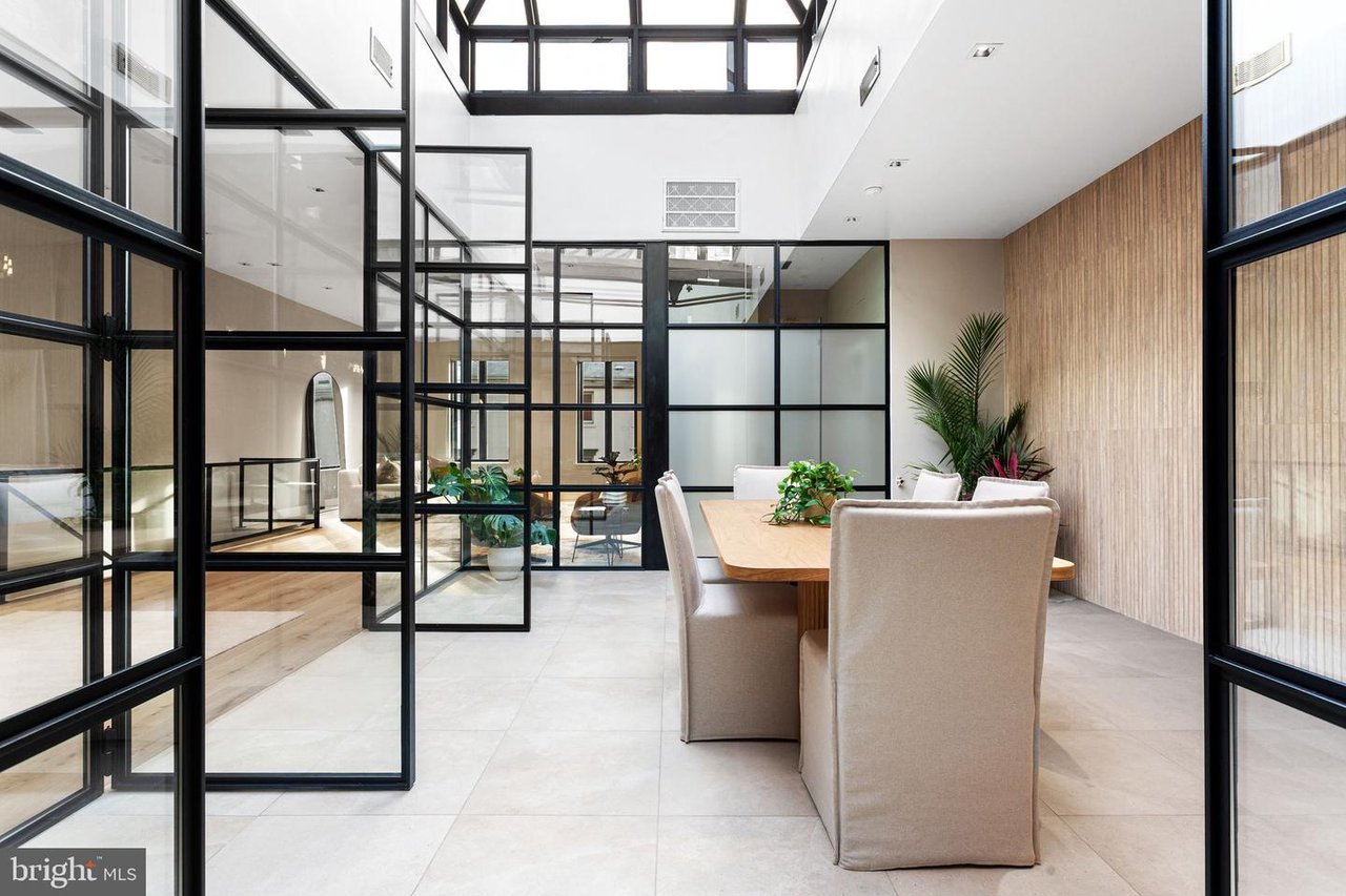 2017 Sansom St, Philadelphia, PA 19103