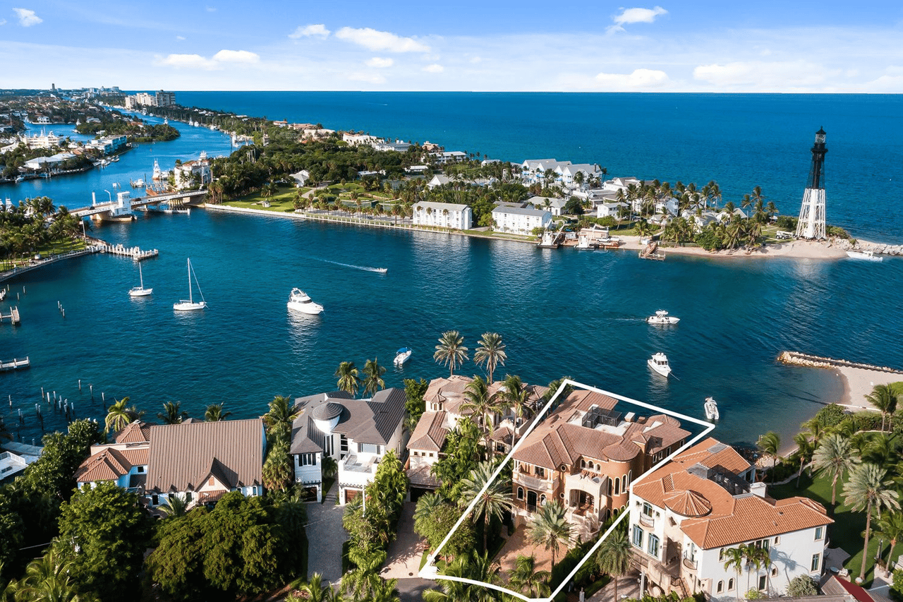 2308 Bay Dr