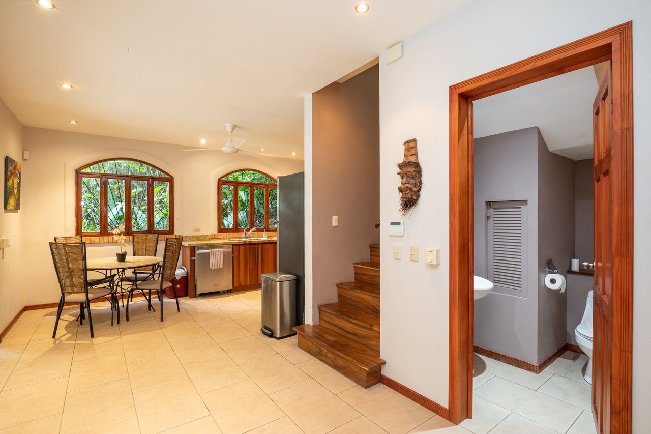 Villa Bailarin, Jungle Elegance