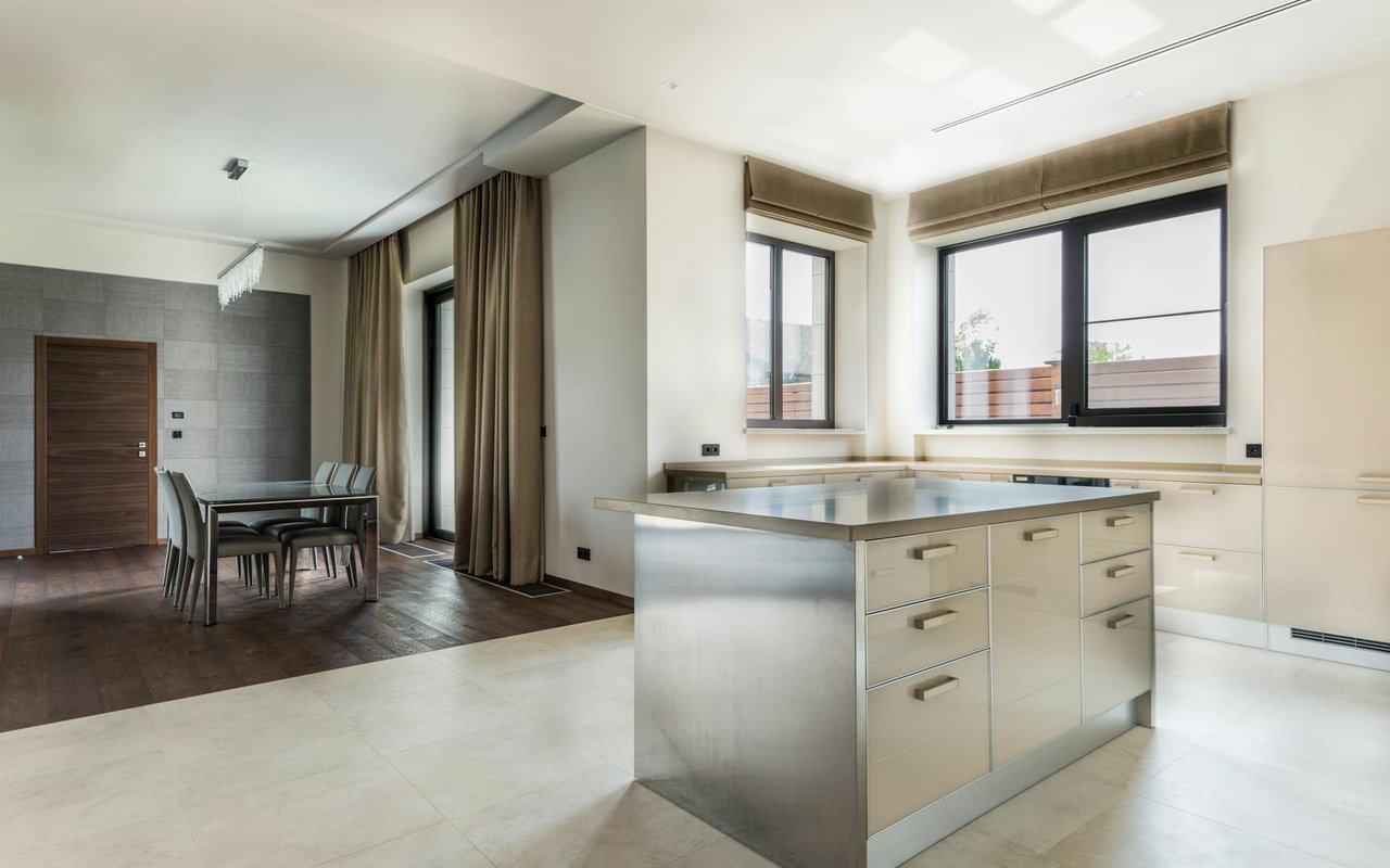 Selling The House You Never Saw