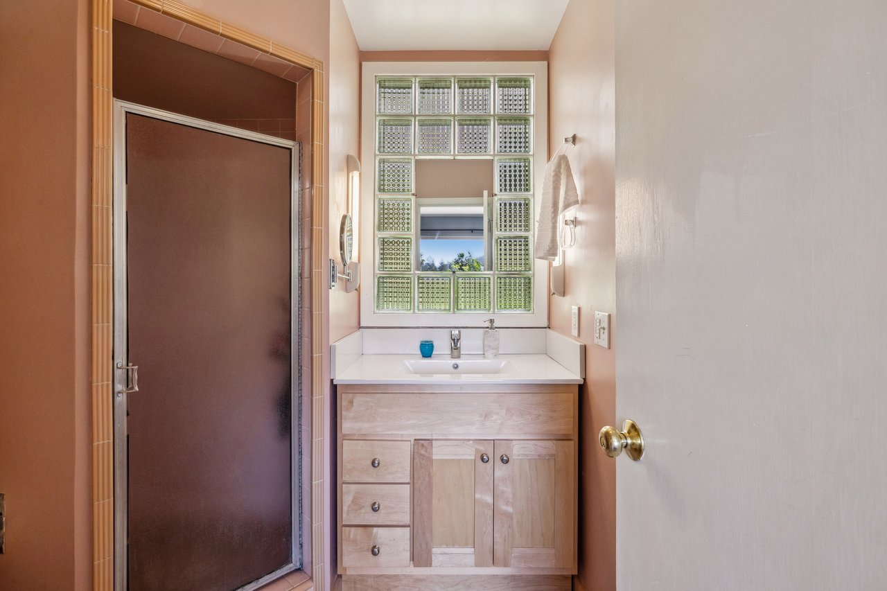 35 Saint Francis Ln