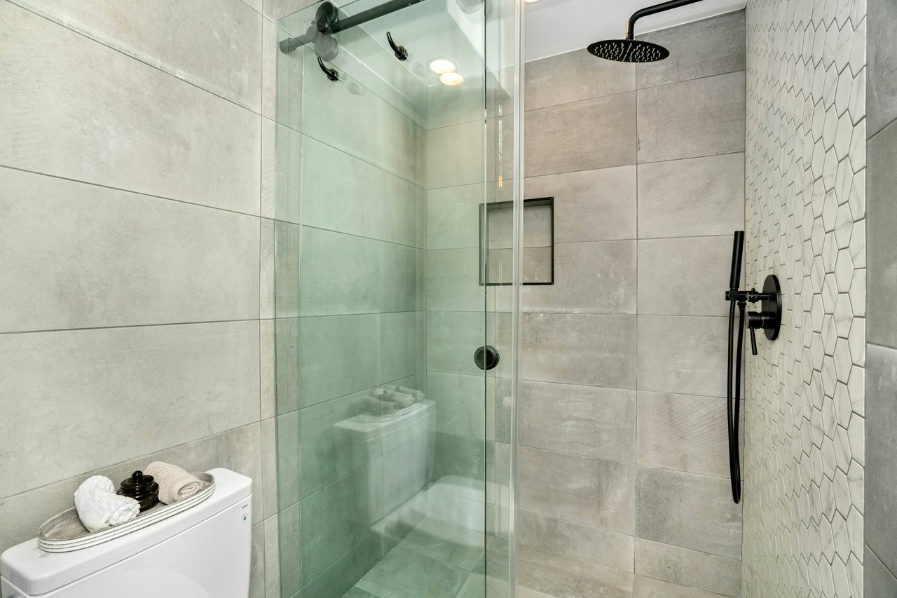 4040 Grand View Blvd #7