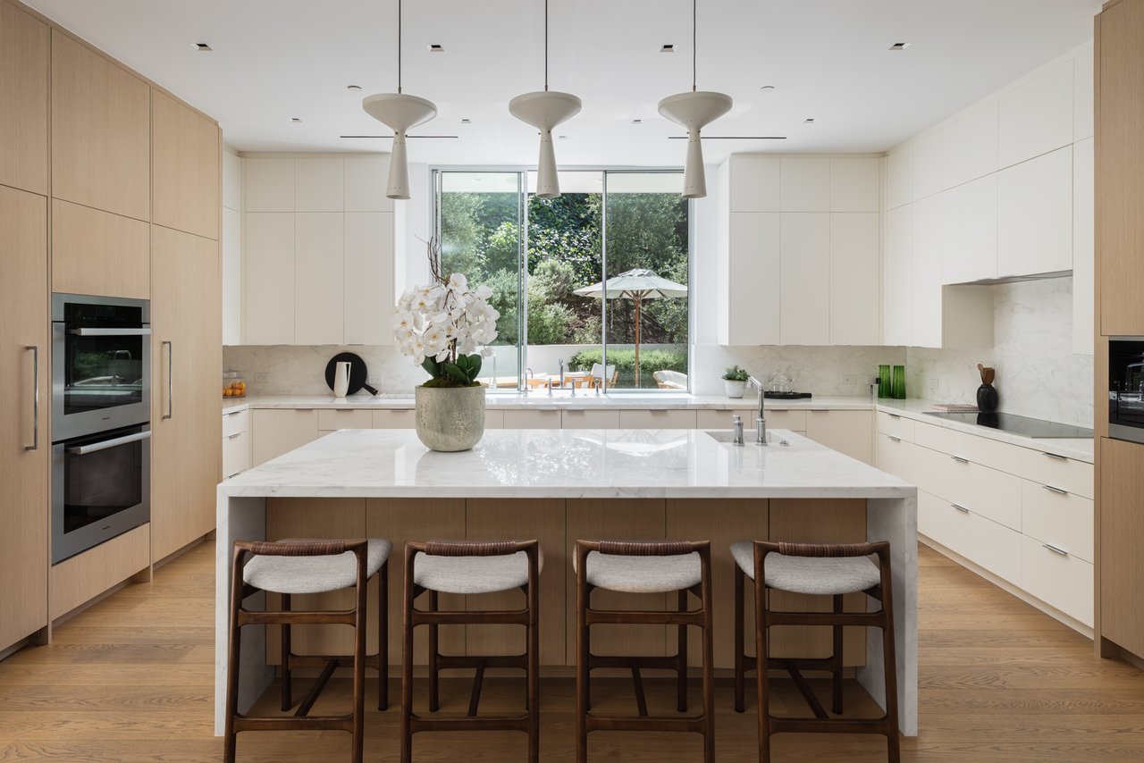 9011 Alto Cedro Dr, Beverly Hills