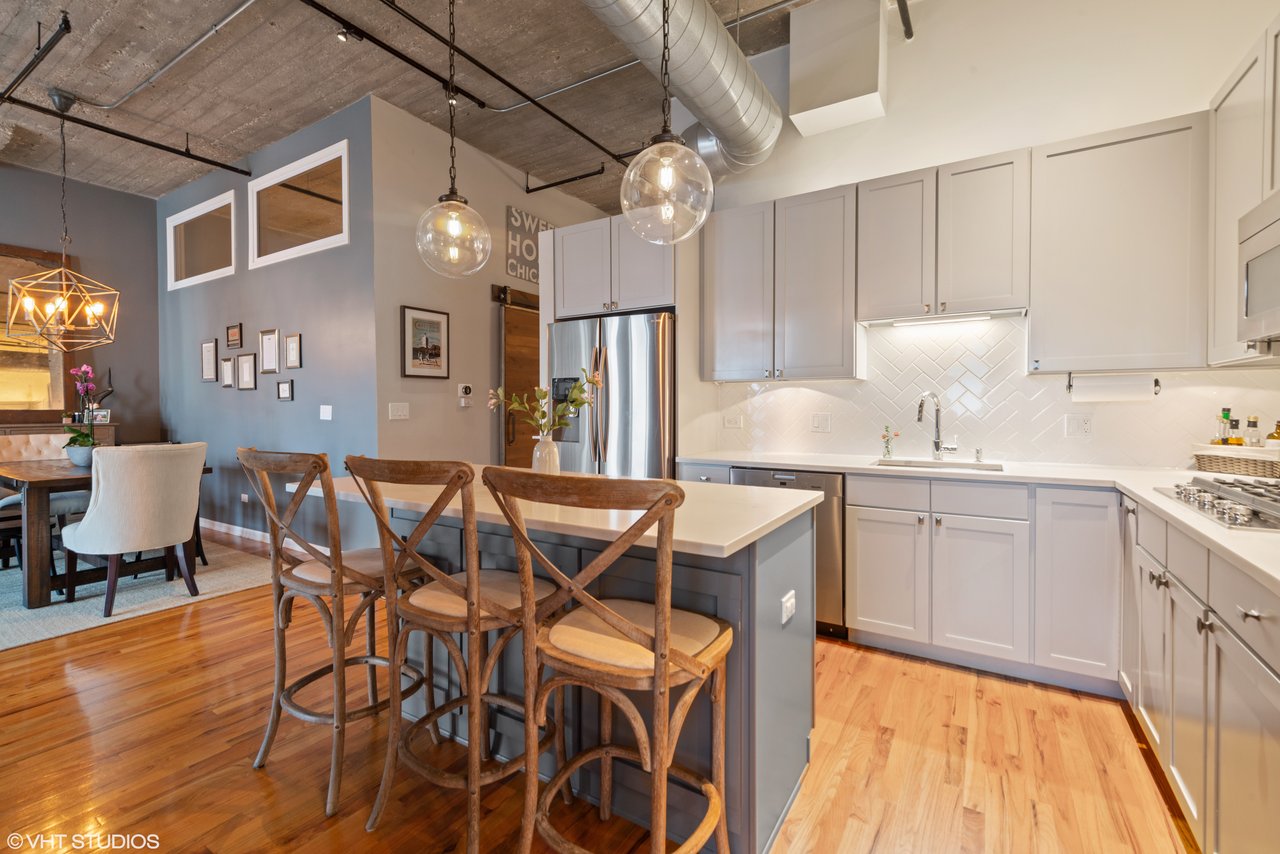  758 N Larrabee St Unit 821