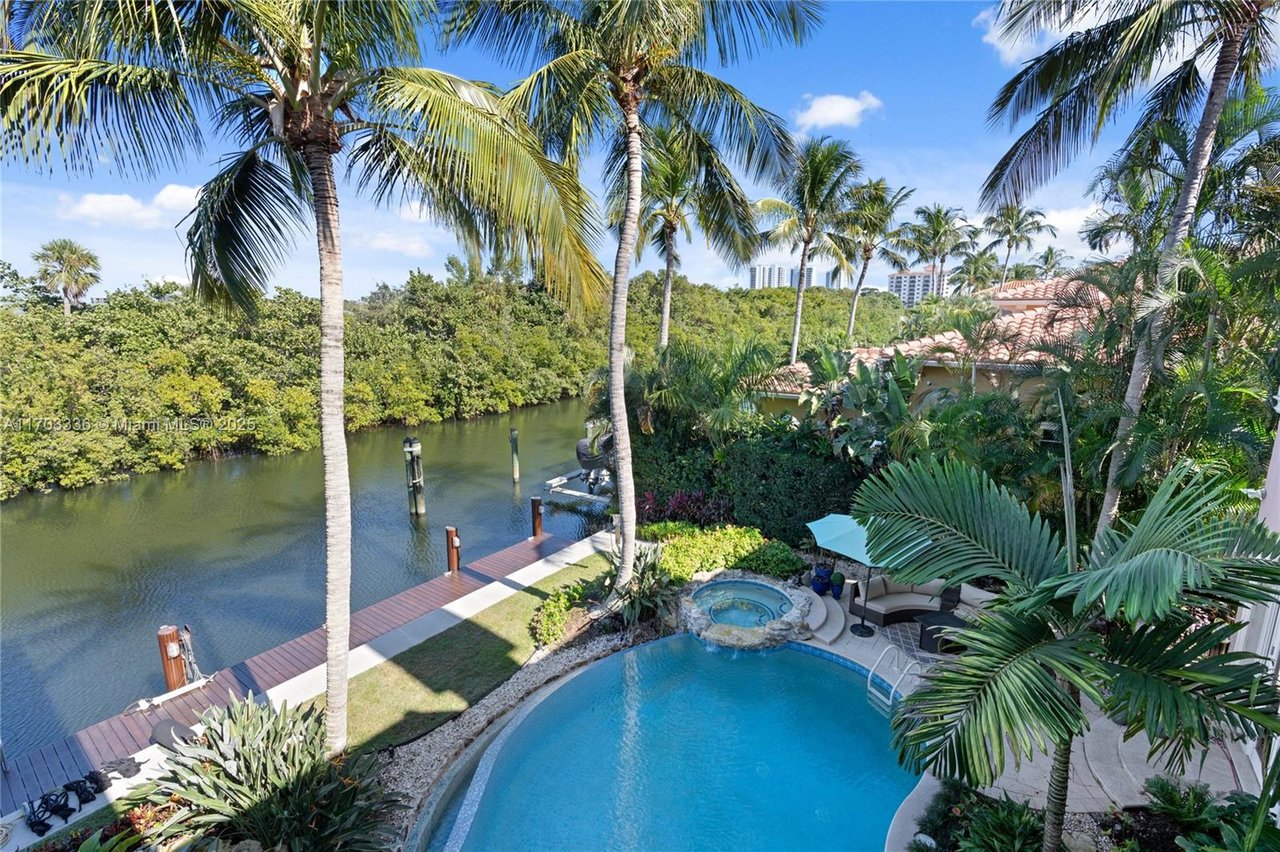 833 Harbour Isle Place North Palm Beach
