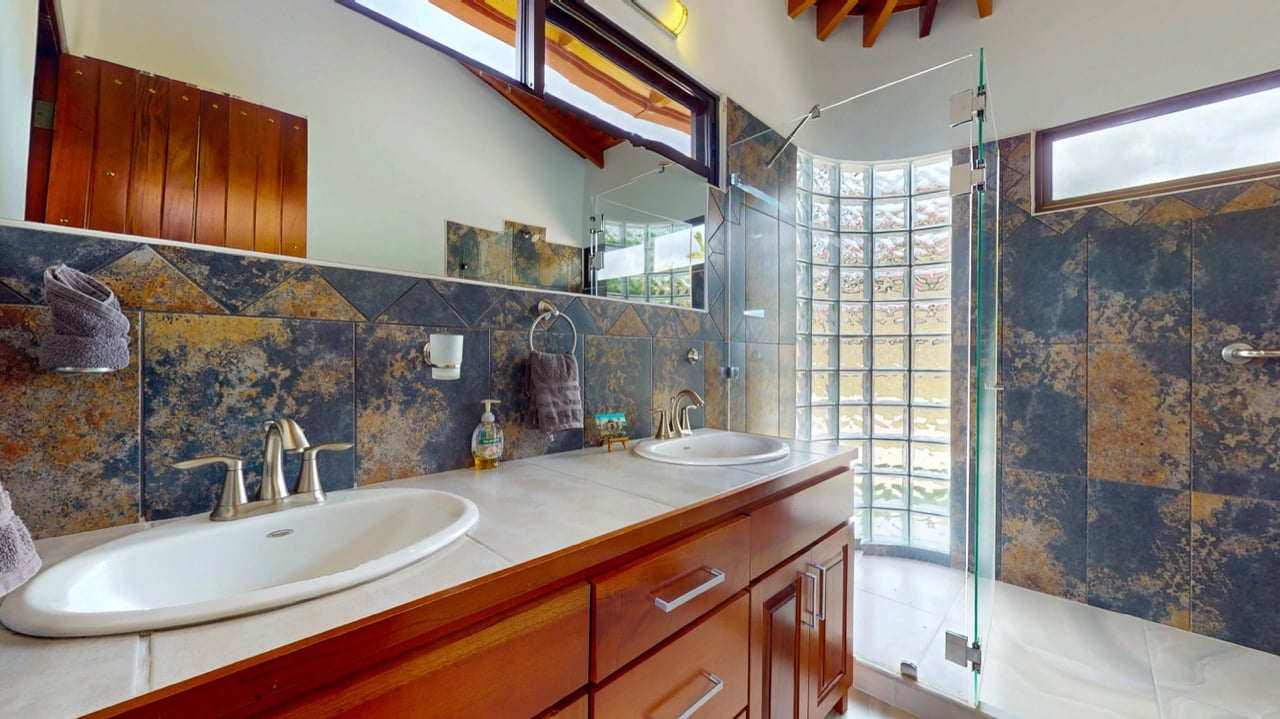 Casa Jean, Window of the Soul 