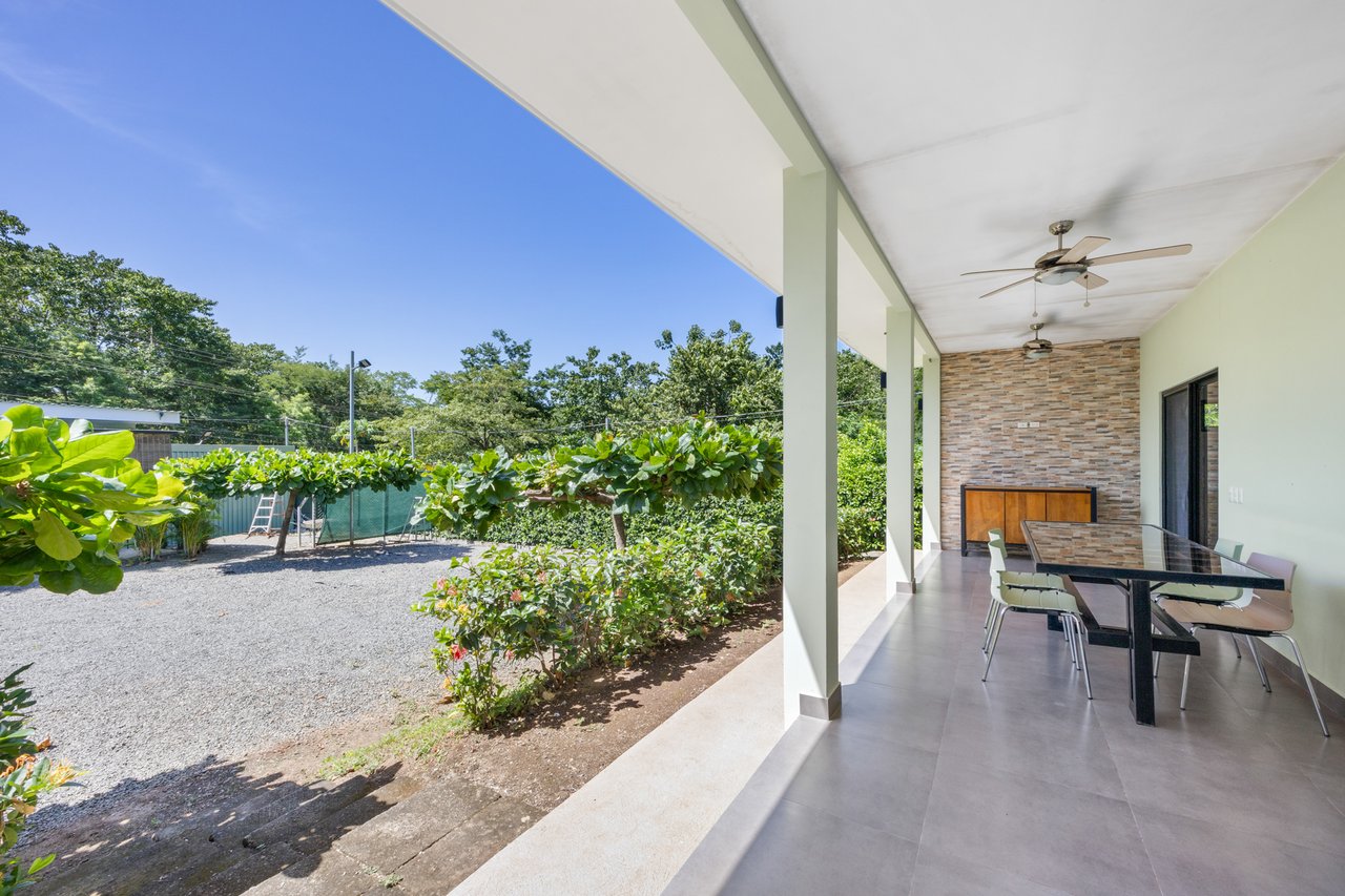 Laurel Condo Unit #1 | Cozy and Affordable 2-Bedroom Condo in Playa Potrero