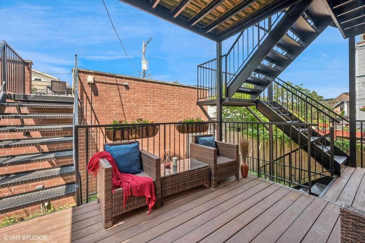 1244 W Cornelia Unit 1 