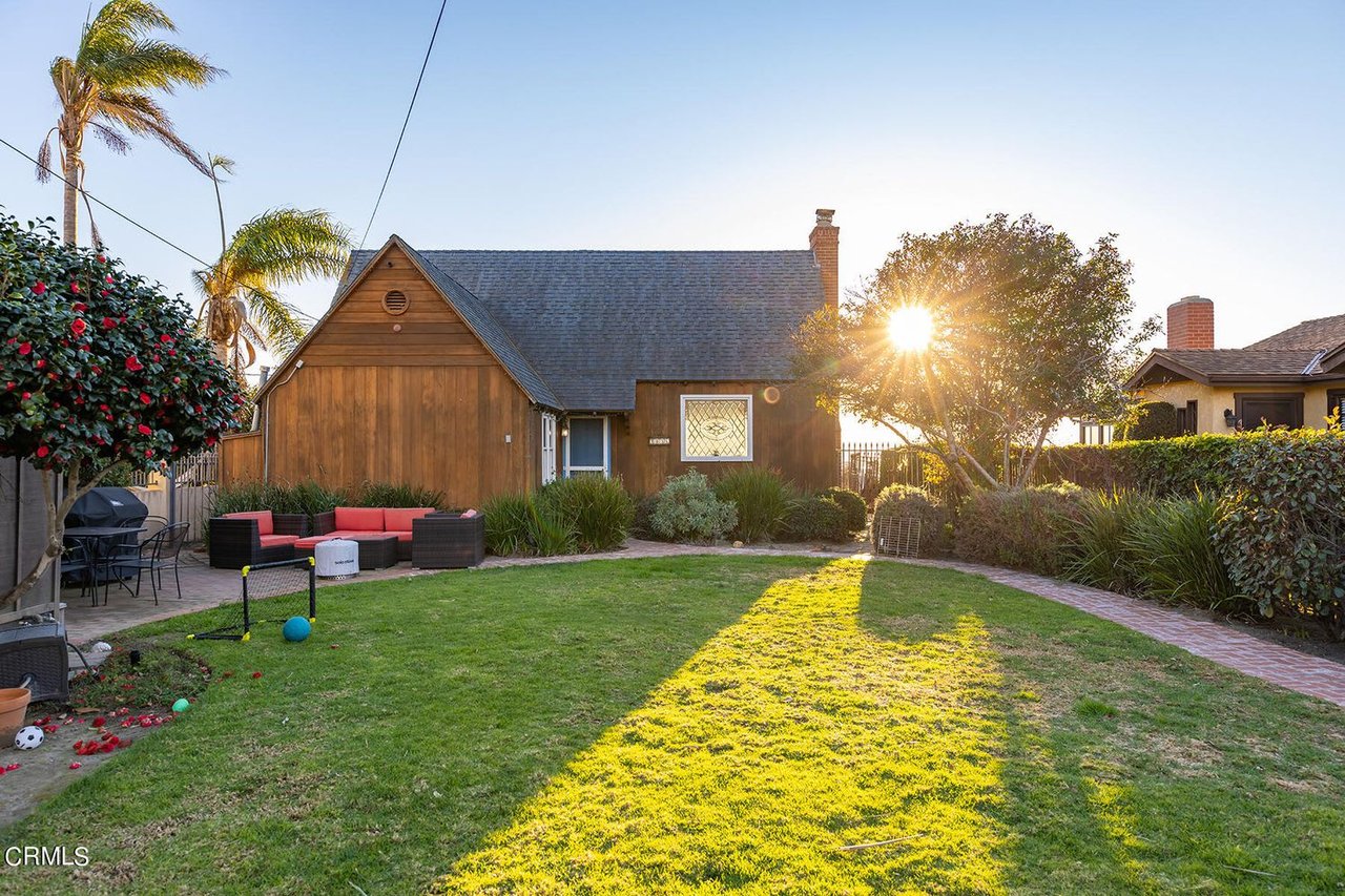 2056 Vista Del Mar Dr