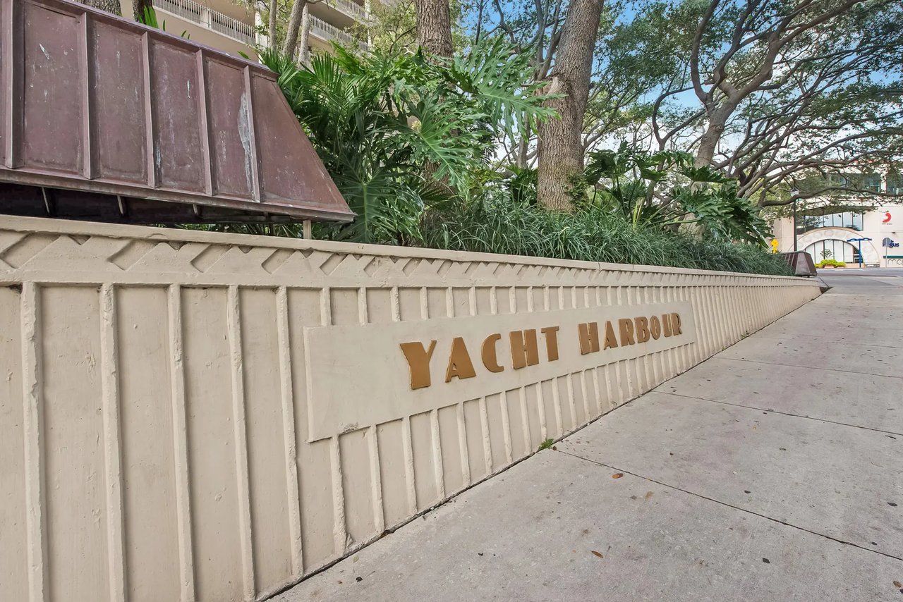 2901 S Bayshore Drive # 1B