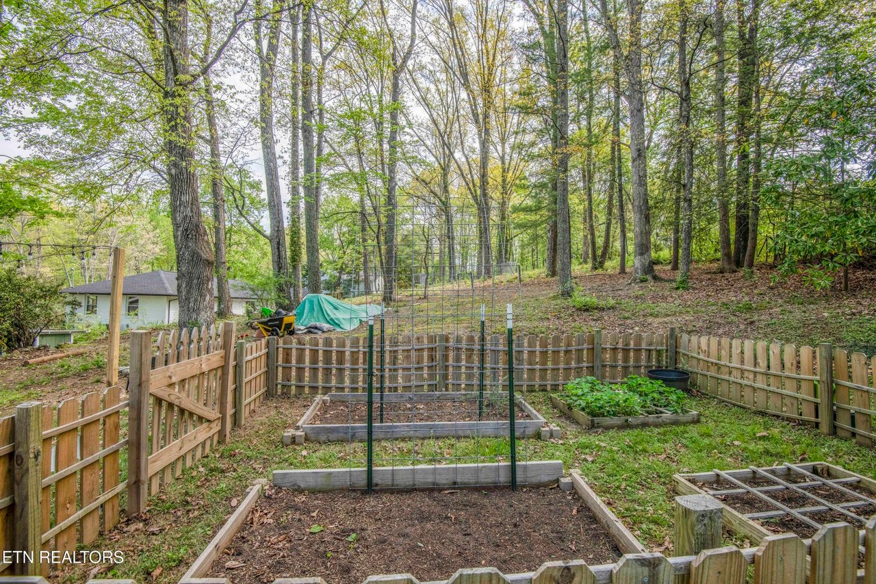 1212 Pilleaux Dr