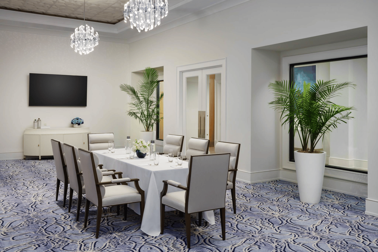 Should You Hire a Contractor or Do It Yourself?