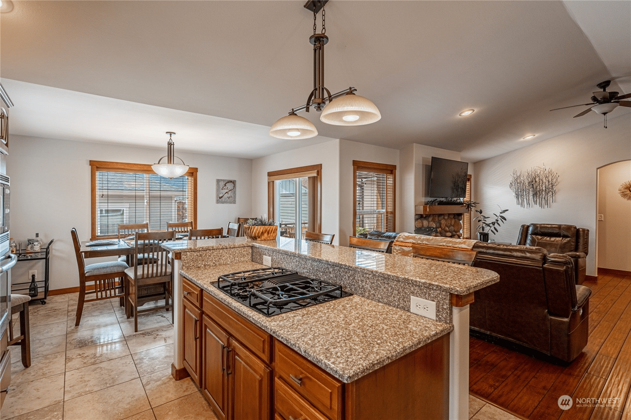 393 Ridgewood Dr
