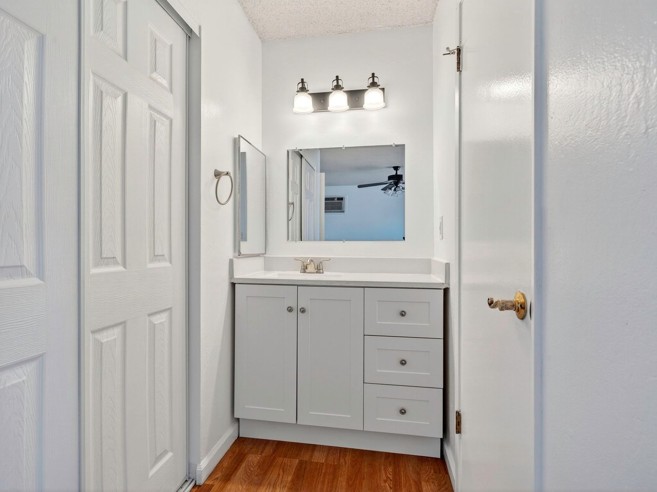844 Cedarwood Ln