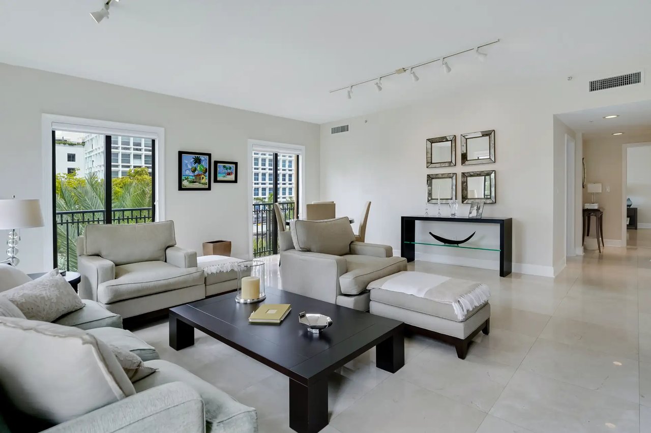 711 Biltmore Way # 402