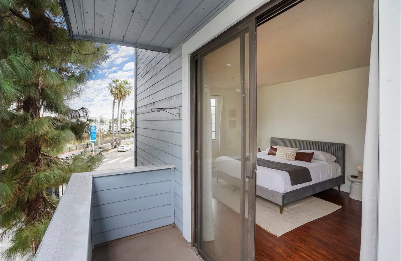 310 Tahiti Way