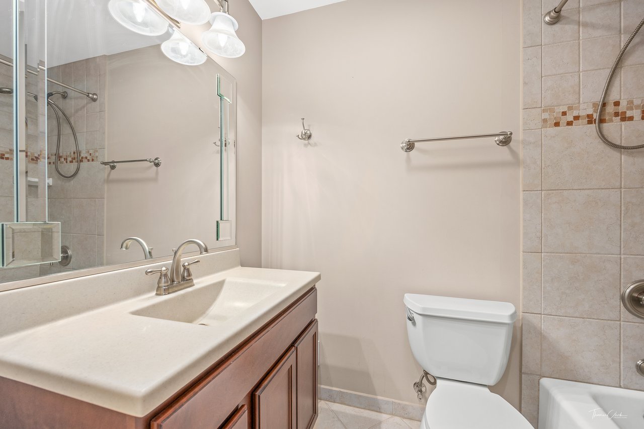 5950 OAKWOOD Drive Unit: 1D