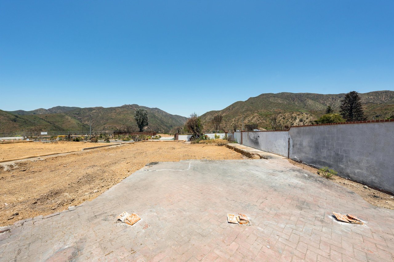 18348 Clifftop Way, Sunset Mesa