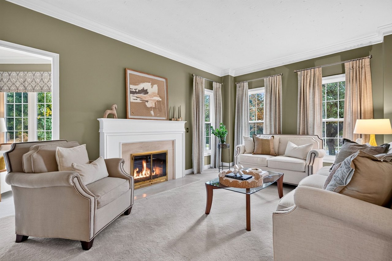 Executive Millcroft Townhome