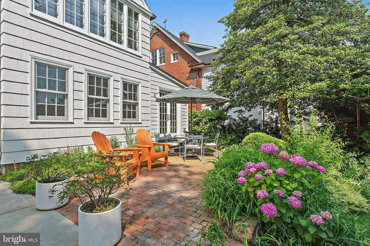 11 Southgate Ave