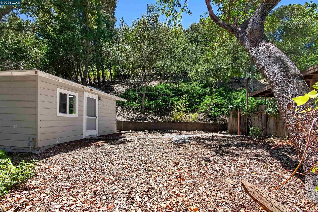 1 Greenwood Ct