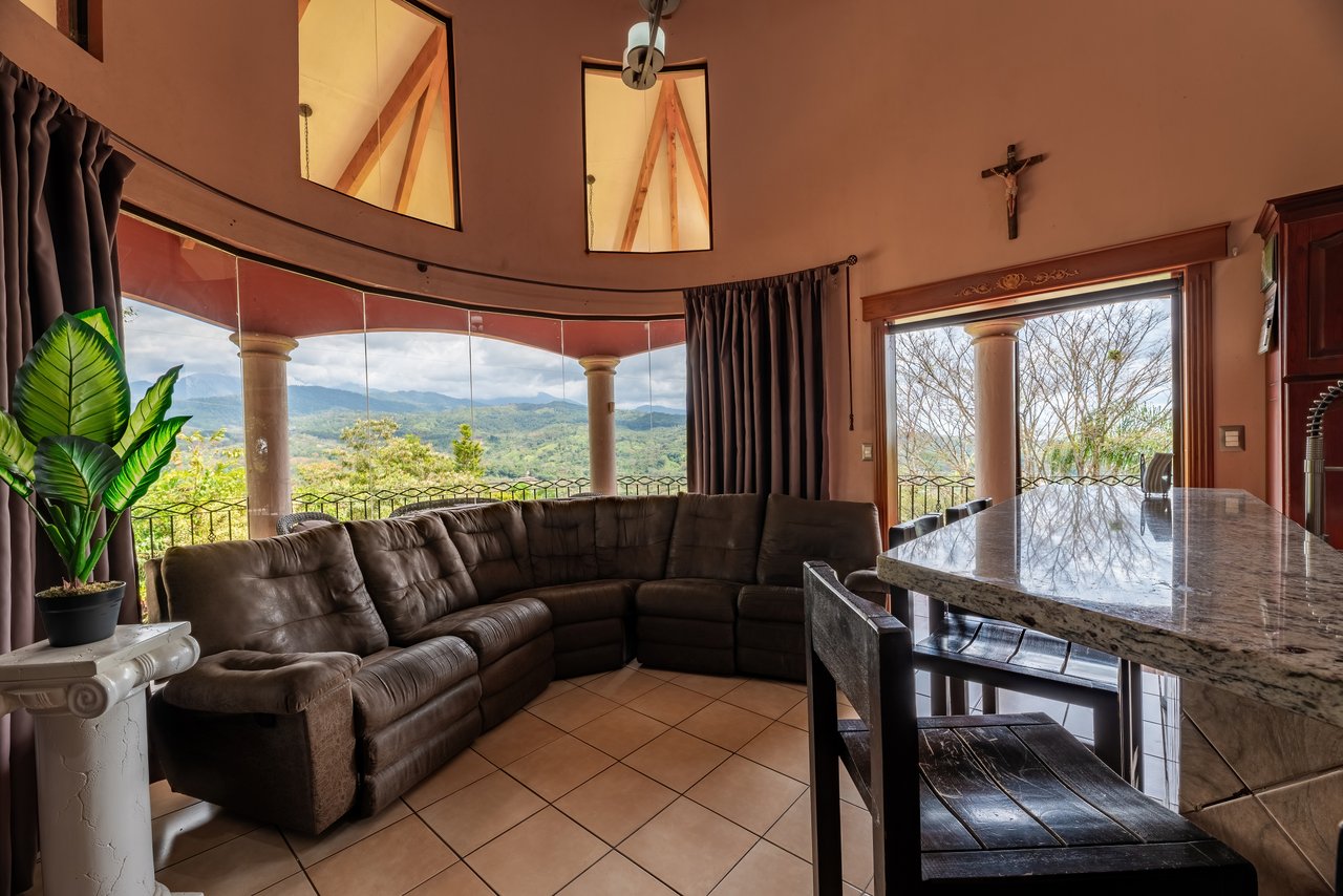 Spacious 5-Bedroom Colonial Home with 4 Bathrooms | La Bonita, Rivas.