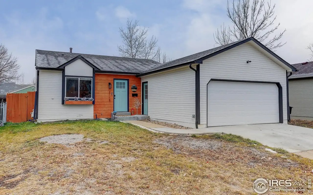 2115 Hackberry Cir