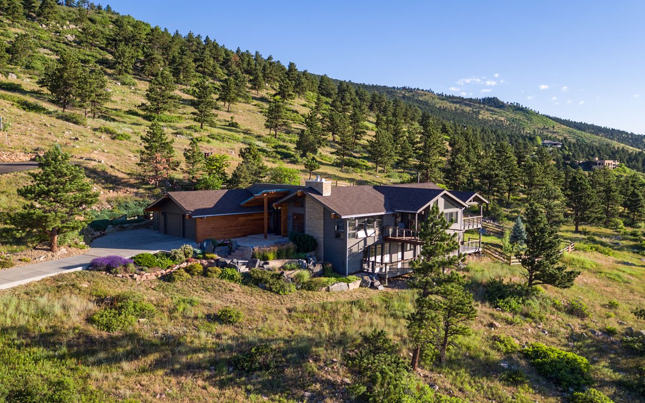 9184 Pine Ridge Lane